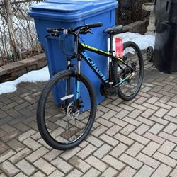 Schwinn Mesa 2 Men’s Bike Size S 16” Frame 27.5” Wheels