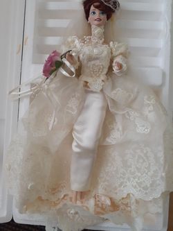 Collectible romantic Barbie bride