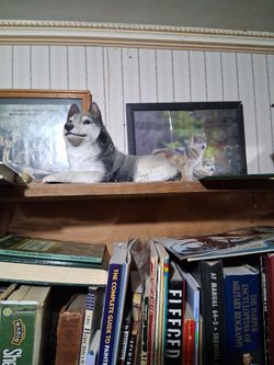 Wolf Figurine Resin Statue