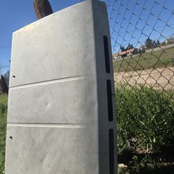 Nissan hardbody  hood