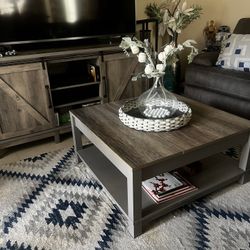 Farmhouse Style Coffee Table – 3 ft x 3 ft