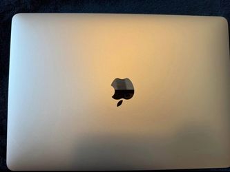 MacBook Air (2019) – Excellent Condition (Read Description) (FIRM ON PRICE)