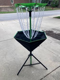 Portable disc golf tee