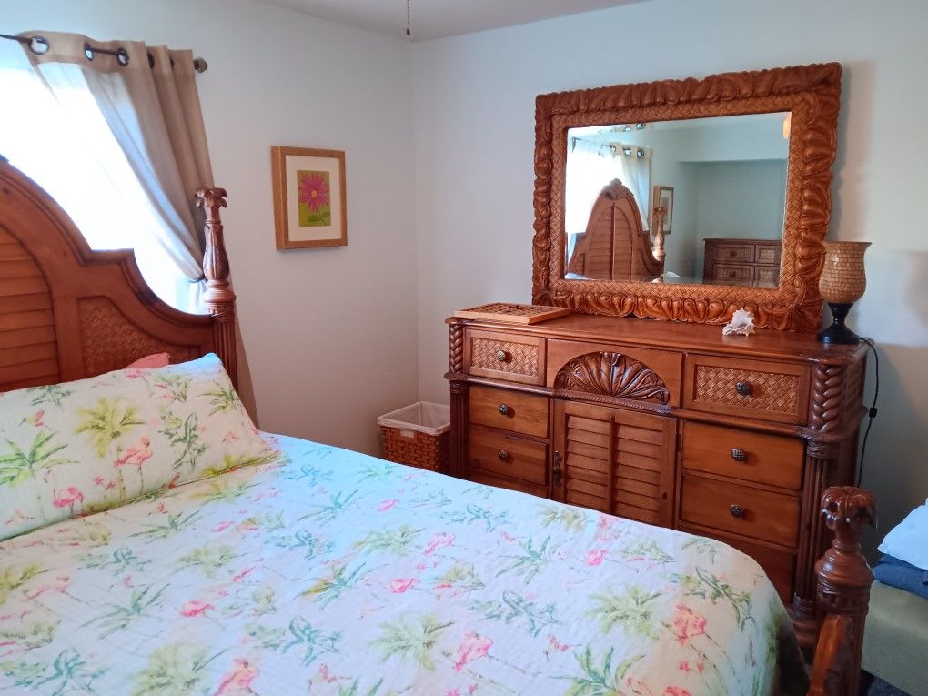 Gorgeous, Tommy Bahama bedroom set king size.Take it all