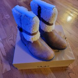 UGG W BLAYRE II BOOTS (New)