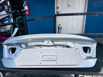 Honda accord 2018-2022 trunk lid Oem