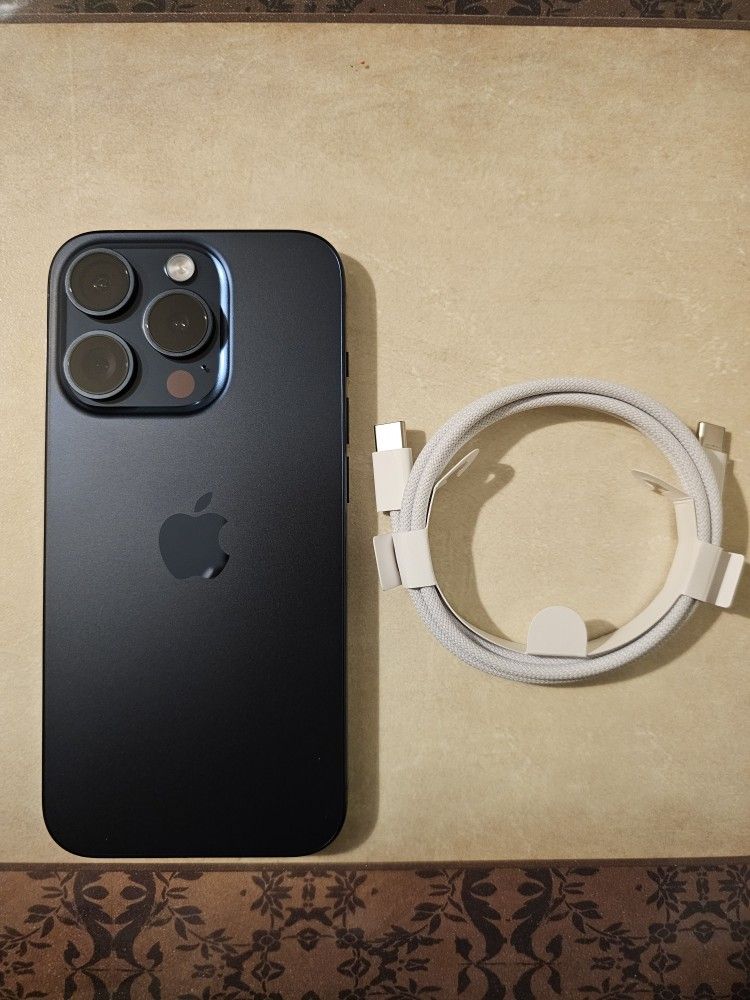 (At&t/Cricket) iPhone 15 Pro 256gb