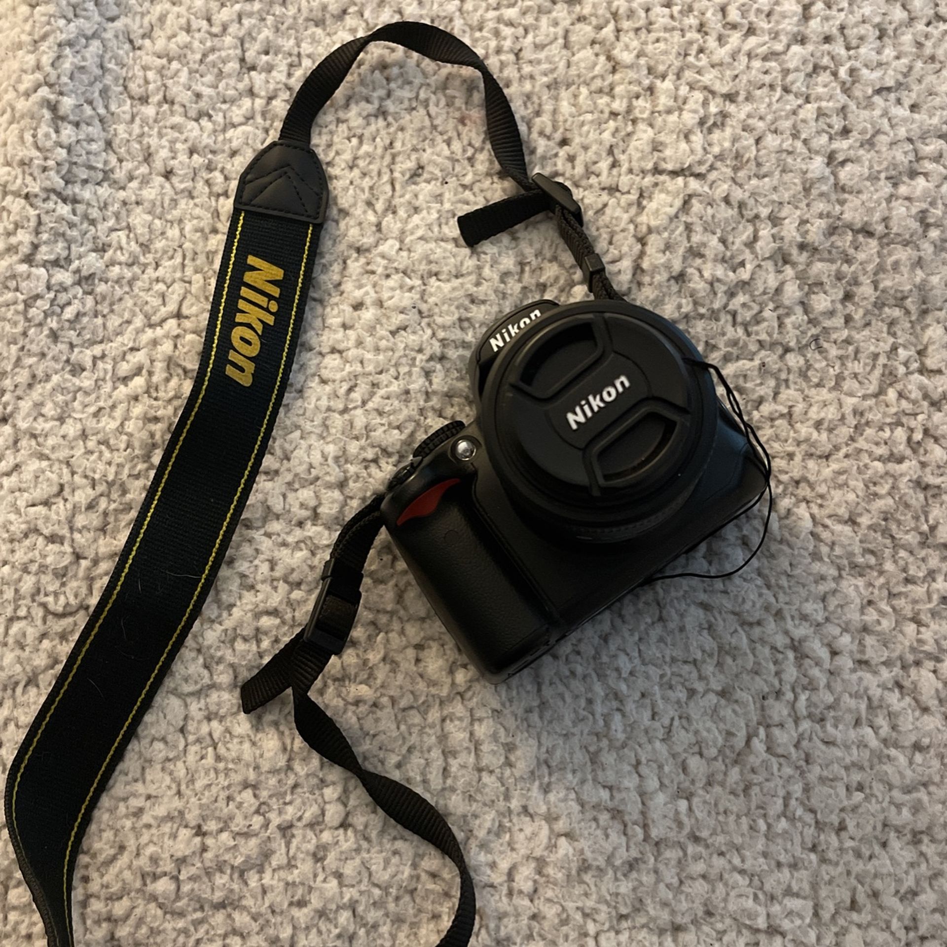 Nikon DSLR D5000 Camera With Accessories