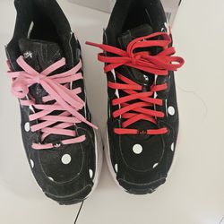 Size 6.5 - adidas Hello Kitty x Astir Polka Dot W