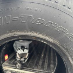 33x12.50R15 Bf Goodrich 