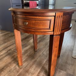 Ashley Furniture Glen Eagle Round End Table