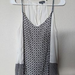 Market And Spruce Top, Women's Size Medium White And Black Top 