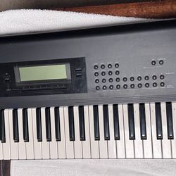 Korg T3 61-key music workstation in very good working condition.