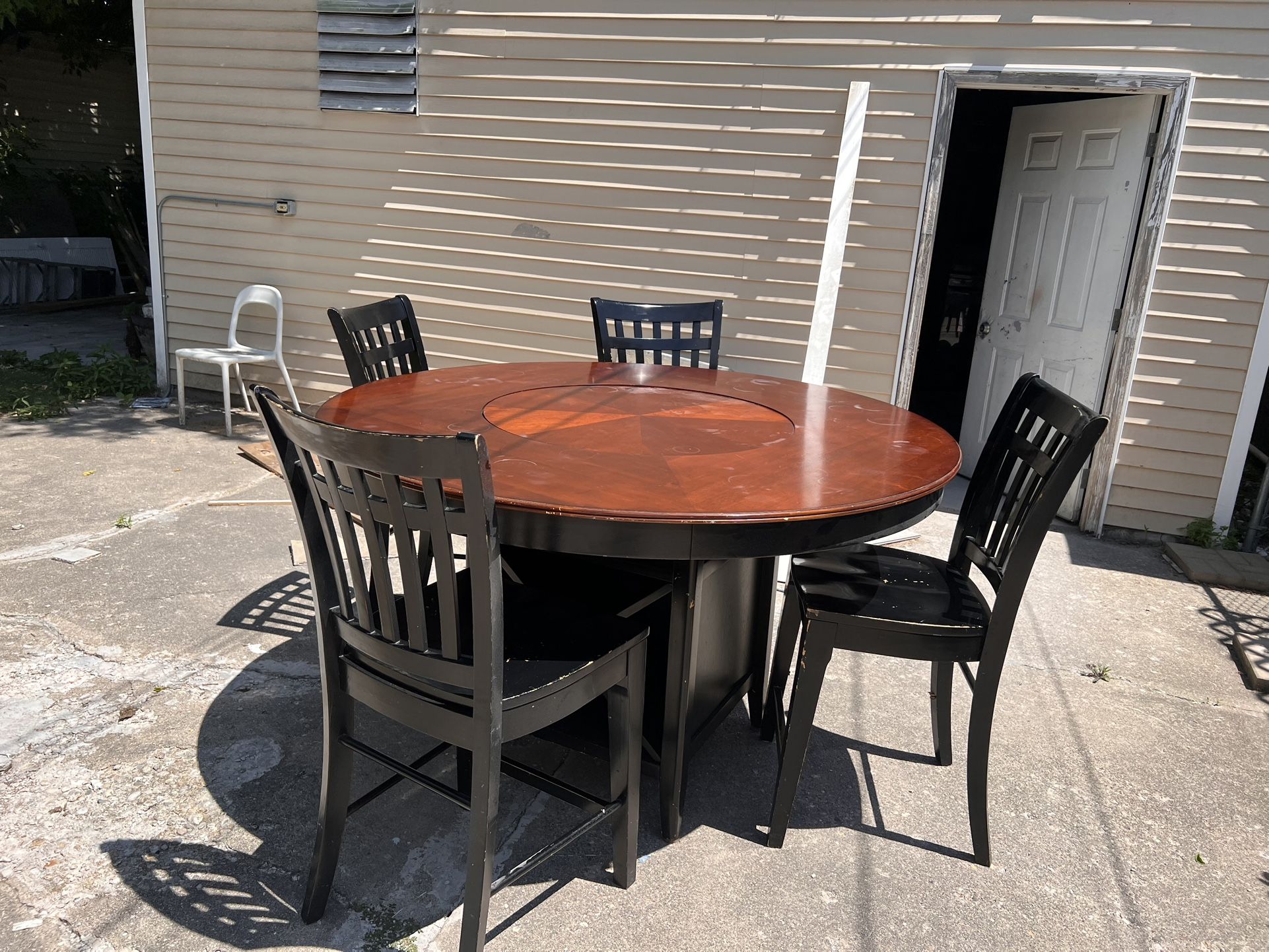 Dinning Table