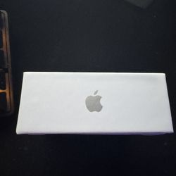 Apple AirPods with USB-C Charging Case 4th Generation White 