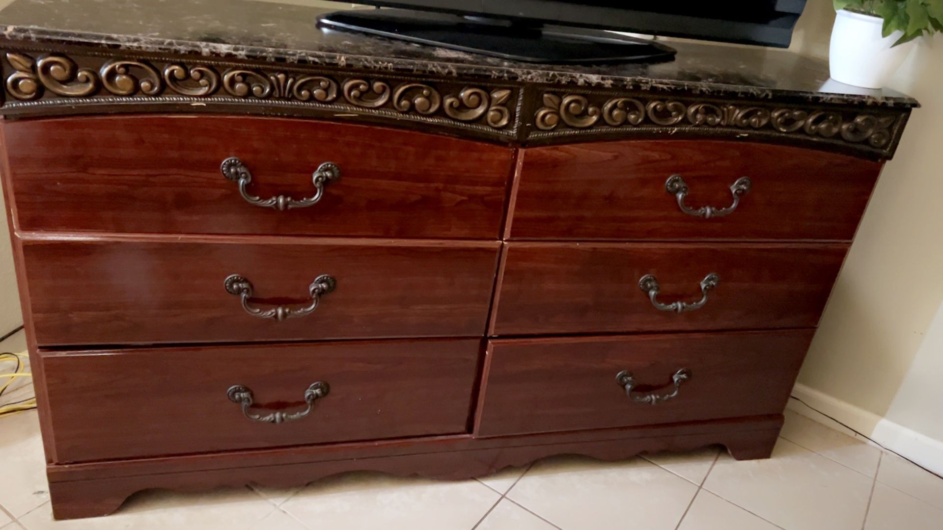 Dresser for Sale in Laredo, TX OfferUp
