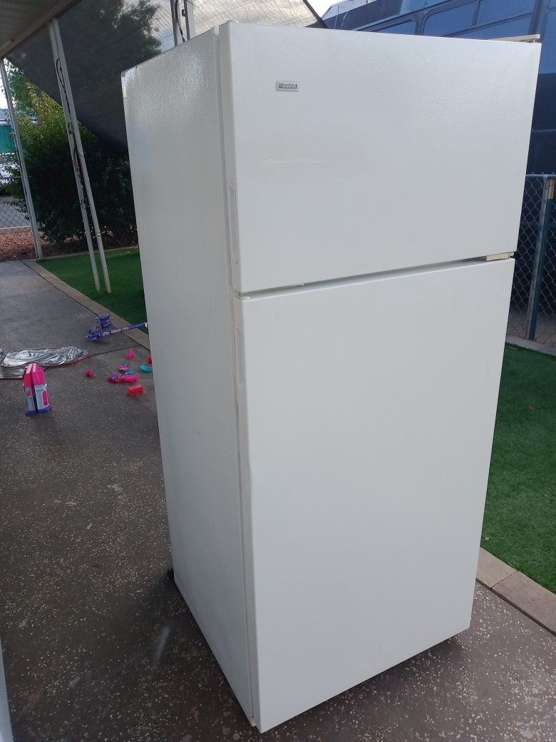Kenmore Refrigerator 