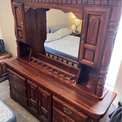 Vanity Dresser 