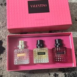 Valentino Born In Roma 3-Piece Perfume Gift Set 3x1.0 fl oz / 30 mL