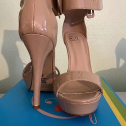 Heels Size: 8, 8.5