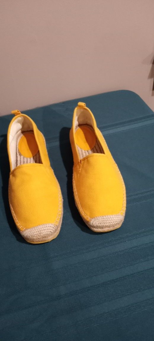 MICHAEL KORS ESPADRILLES SIZE 9.5