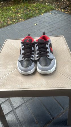 Jordan 1 Low Alt Black/Fire Red-Cement Grey