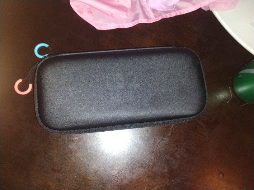Nintendo 2 Case Good Condition