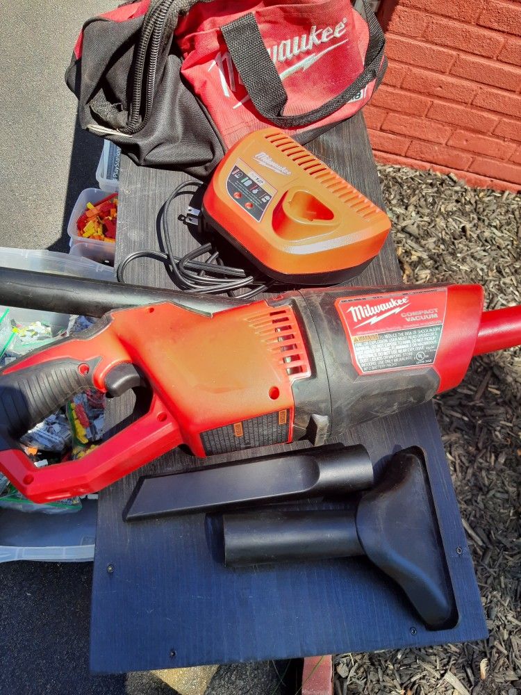 Milwaukee Cordless Vacuum