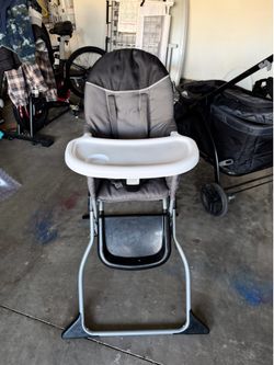 Baby Trend compact high chair