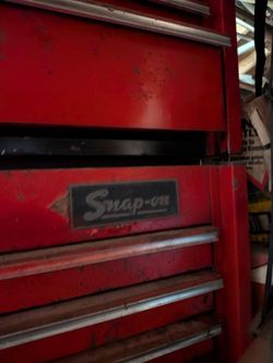 SNAP ON TOOL BOX