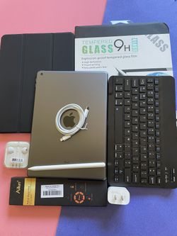 Apple IPad 8th Generation (10.2” Retina /Latest 18/ 2020 model) 32GB with stylus pen, keyboard & Accessories 