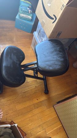 Kneeling chair