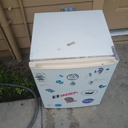 Mini Fridge 