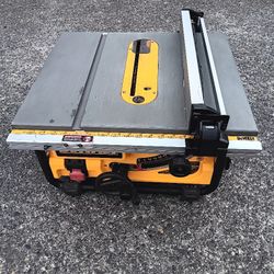 DeWalt DW745 10in 15amp Table Saw Vgood Condition. Many Other Tools. For Pick Up Fremont Seattle. No Low Ball Offers Please. No Trades 
