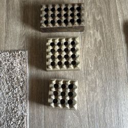 Cigarette ash receptacle