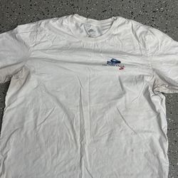 Nike graphic tee size xl open to offers has stains