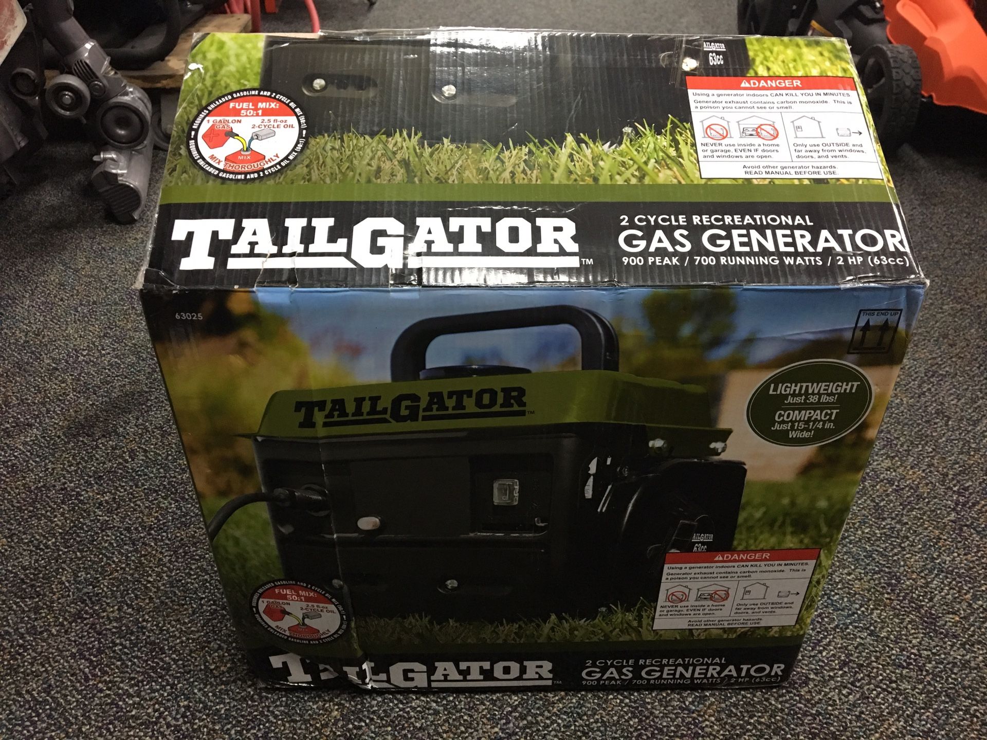 Tail Gator Generator 2-Cycle 900W Peak/700W Running, 2 HP