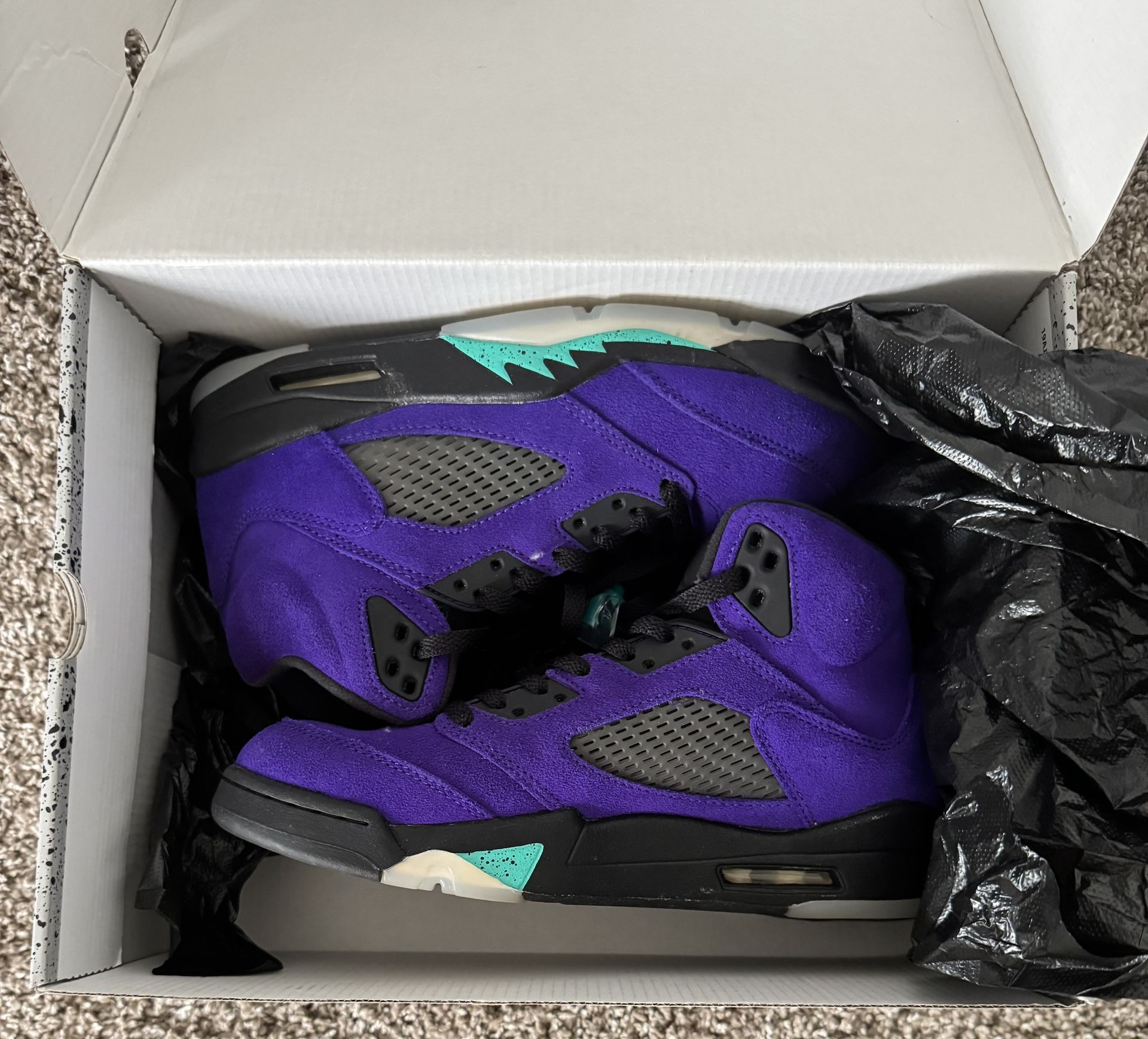 Air Jordan 5 Retro Grapes Alternative