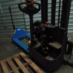 Electric Forklift Stacker