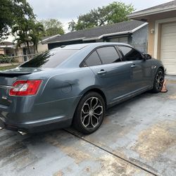 2010 Ford Taurus