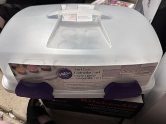 Wilton Cake/cupcake Caddy