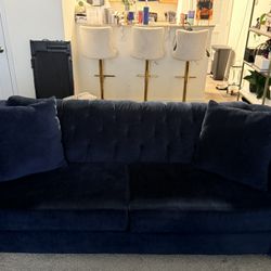 3 Piece Couch Set w/ 4 Pillows 