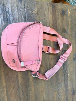 Lululemon festival bag