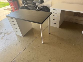 Desk table