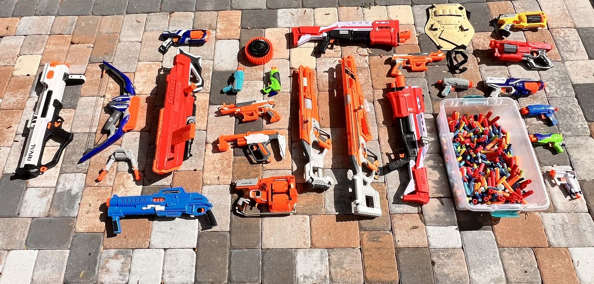 NERF GUNS