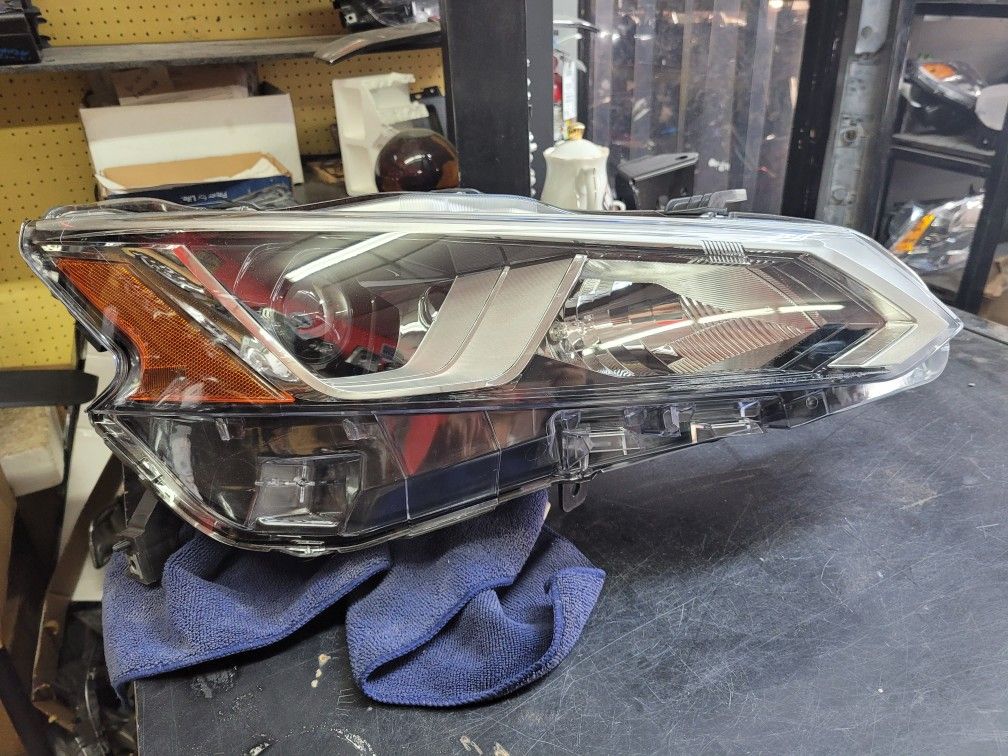 2019 - 21 - NISSAN ALTIMA- RIGHT- HEADLIGHT