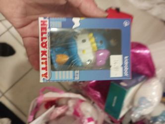 Hello Kitty Kidrobot Vinyl Figure ×3