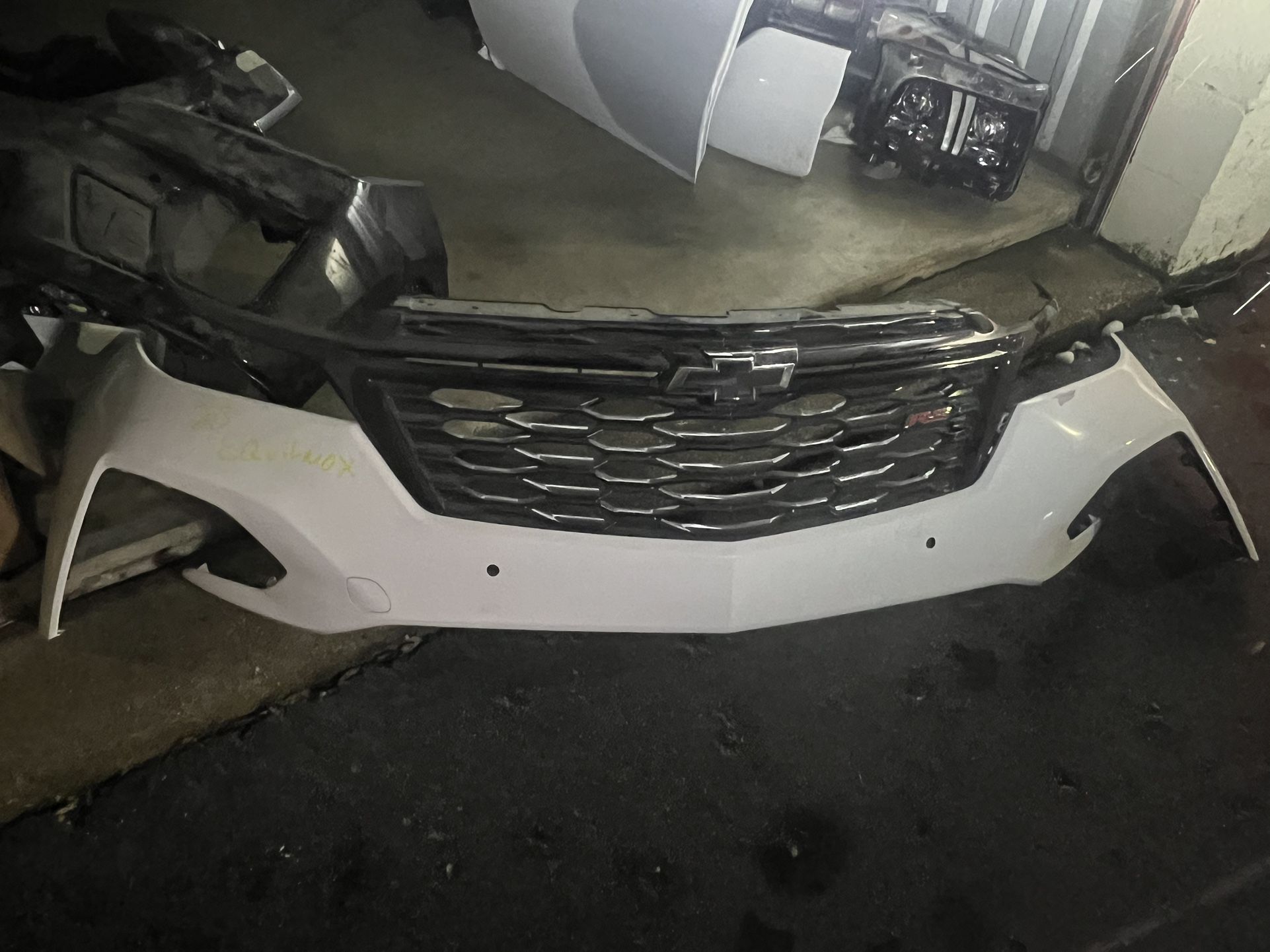 2024 Chevrolet Equinox Front Bumper W Upper Grille Oem
