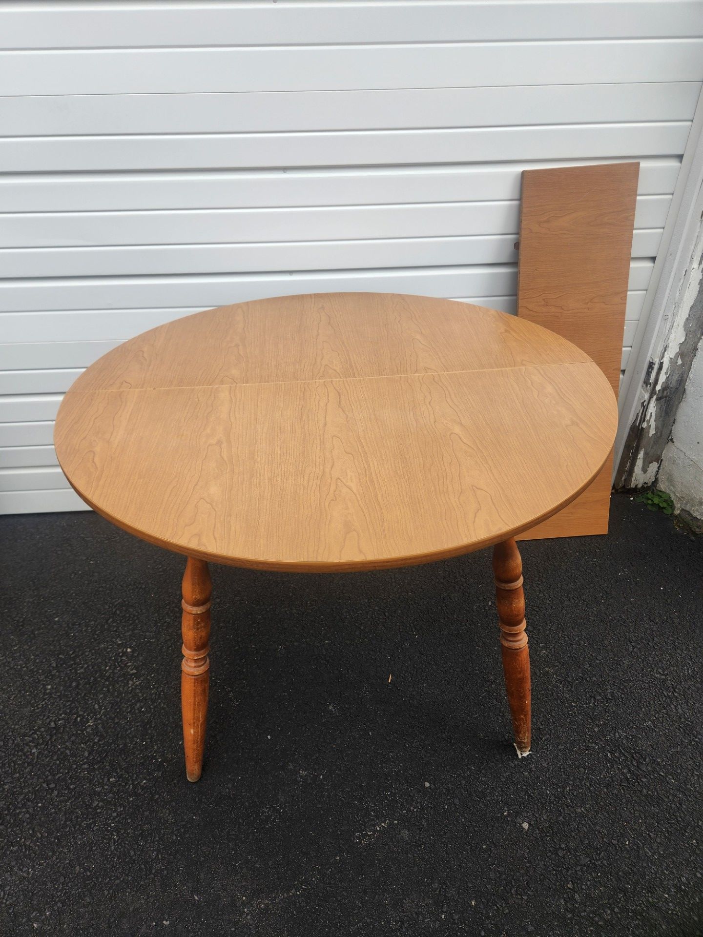 Round Table