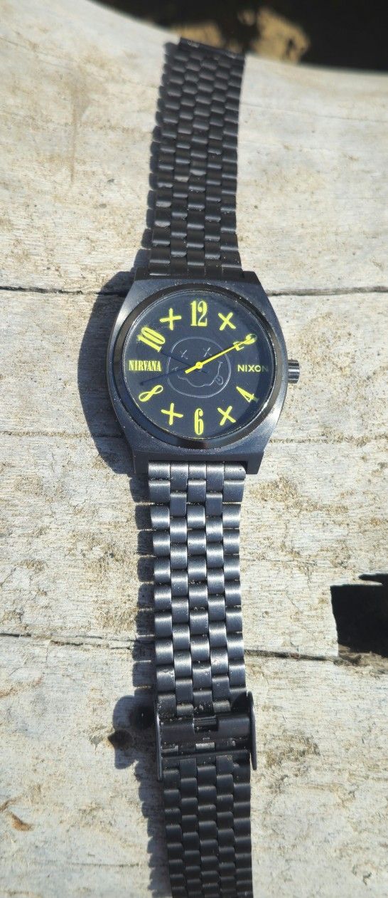 Nixon Nirvana Watch